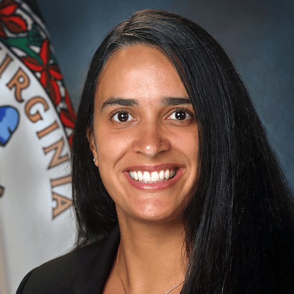 Headshot of Corrine Louden